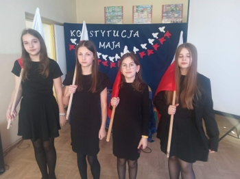 dziewczyny z flagami