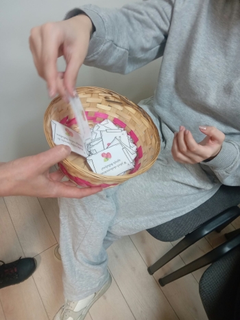 b13